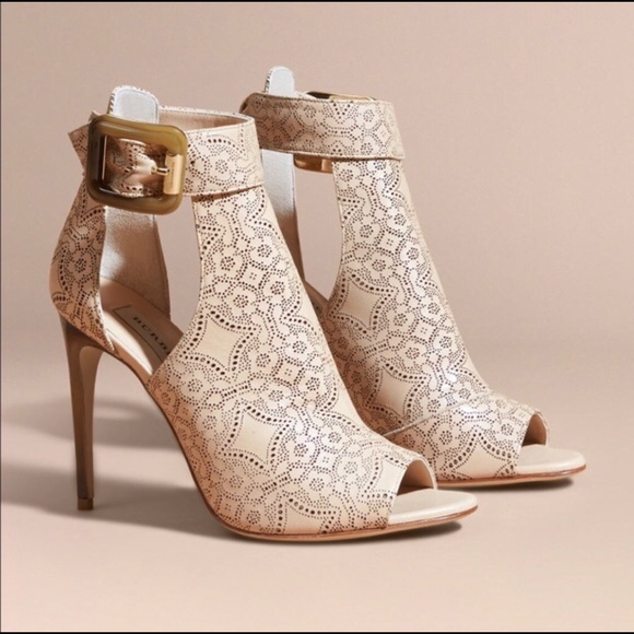 Laser cut heels - Picture 1 of 7